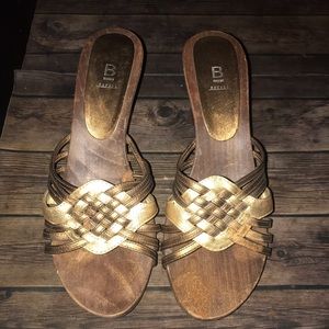 Tri-tone metallic leather wedges